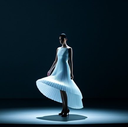Hussein Chalayan’s Shape-Shifting Dresses: Where Fashion Meets Robotics